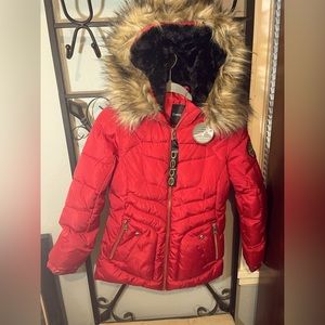 Red bebe puffy with detachable faux fur hood Women’s size small